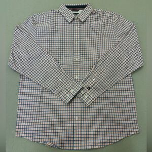 Casual Blue and White Button Down Shirt with Classic Checkered Design